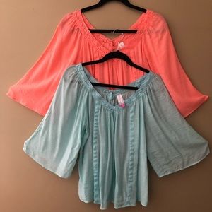 Bundle. Women’s tops, but one get one free.